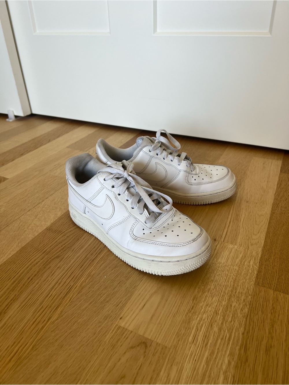 Nike Air Force 1 White Sneaker - Size 6 *Great Condition*